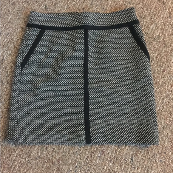 The Loft pleated pocket skirt