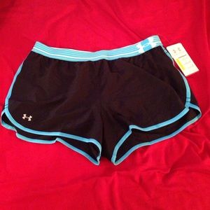 Under Armour Perfect Pace Shorts LARGE Black
