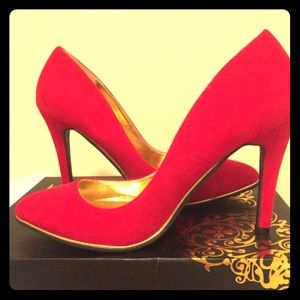Kiss and Tell red heels