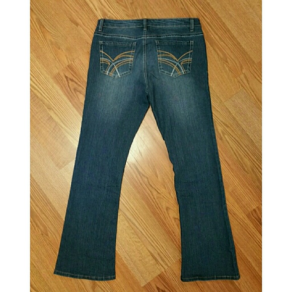 RUE 21 JEANS NWOT - Picture 2 of 3