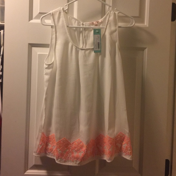 NWT embroidered hem top