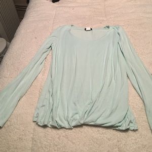 Cute Aqua top. Very comfortable fit!