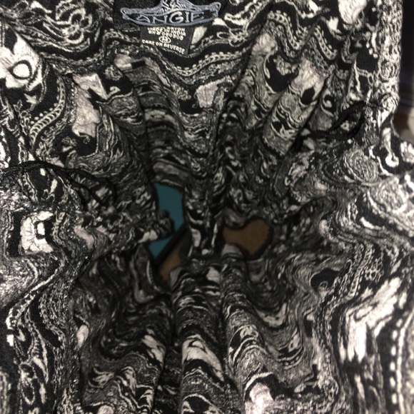 Tribal Pattern Romper - Picture 4 of 4