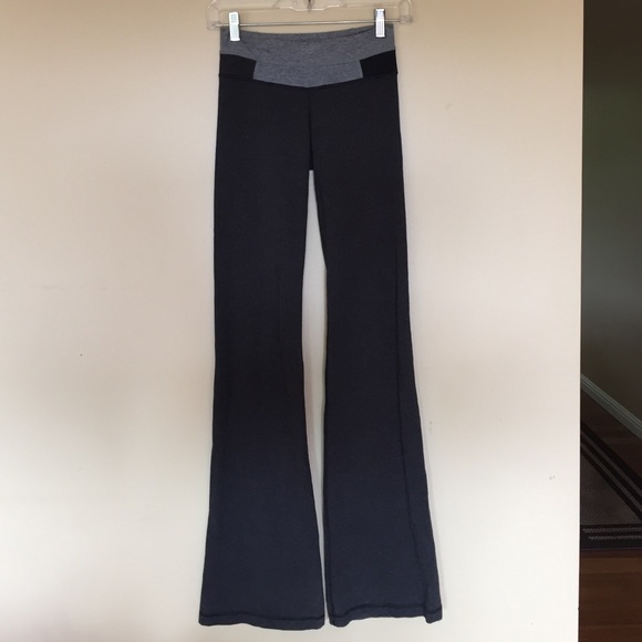 Lululemon yoga pants - Picture 1 of 2