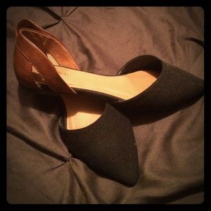 Adorable Black and Tan Flats