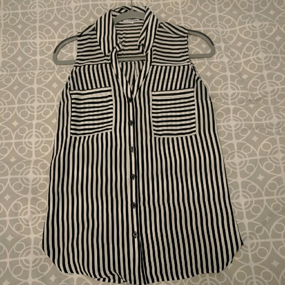 Express Tops - Express Portofino sleeveless blouse