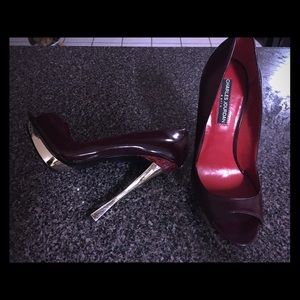 New leather Charles Jourdan Size 7 1/2M heels