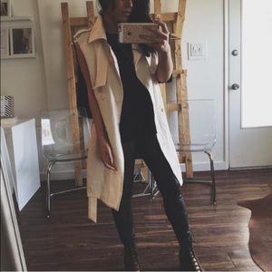 *REPOSH* Sleeveless Anorak