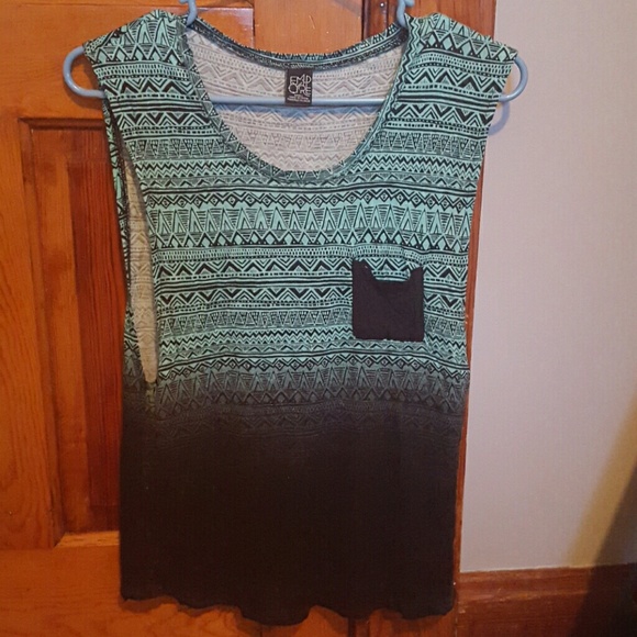 Aztec tank top - Picture 1 of 1