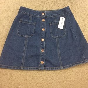 BRAND NEW brandy Melville skirt!