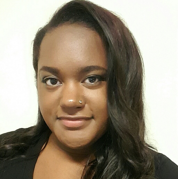 Meet your Posher, Abigail