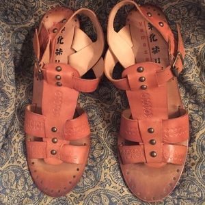 Anthropologie sz 9 Yamazaki Tooled Leather Sandals