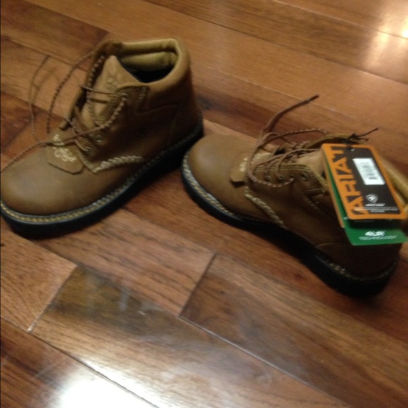 Arait boots brand new with tags