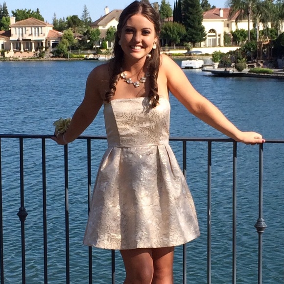 Meet your Posher, Allison