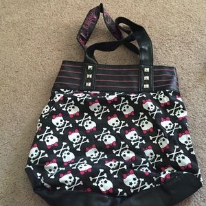 Abbey dawn skull bag