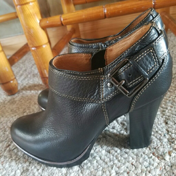 Super Fashionable + Comfy Ankle Boot