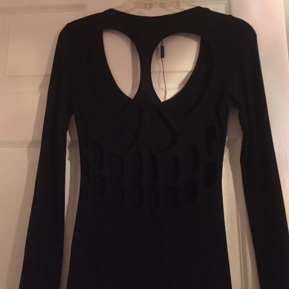 Black stretchy skull top