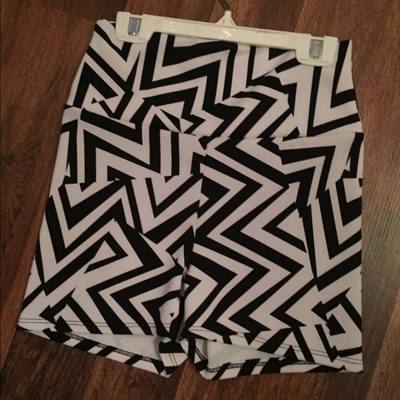 Zig zag pattern shorts