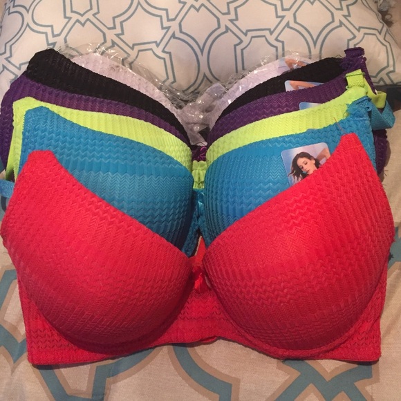 6 bras brand new with tags 34C