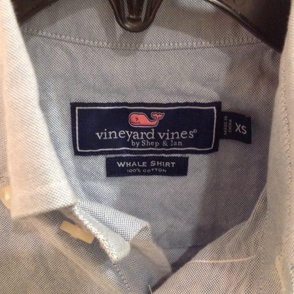 Mens Vineyard Vines oxford button down Whale Shirt - Picture 3 of 3