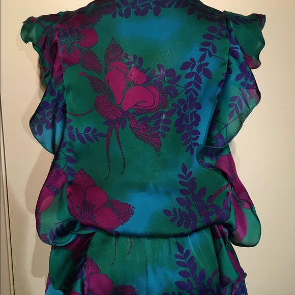 Express Ruffle front  Banded Bottom Blouse - Picture 2 of 3