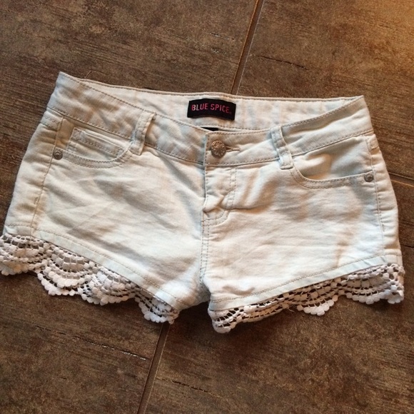 jean shorts with trim