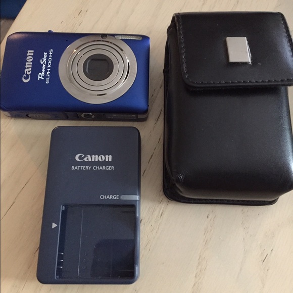 Canon Camera, Charger and Case - Picture 1 of 1