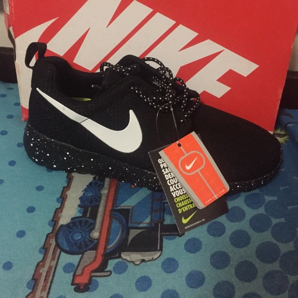 Nike Roshe Run - Picture 2 of 2