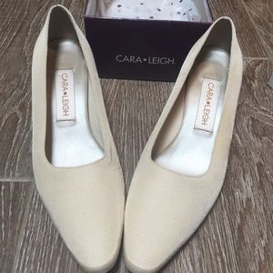 *FREE W/ PURCHASE Vintage Low-Rise Heels