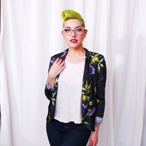 H&M Jackets & Coats - 💙SALE❤️ Palm Print Blazer H&M Jackets & Coats - 💙SALE❤️ Palm Print Blazer