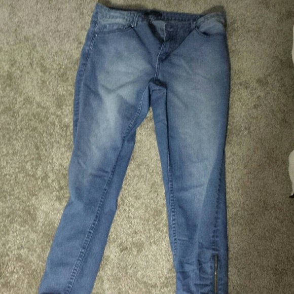 Forever 21 Jeans - Picture 1 of 2