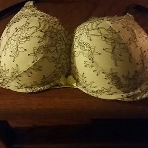 Victoria's Secret Bombshell Plunge