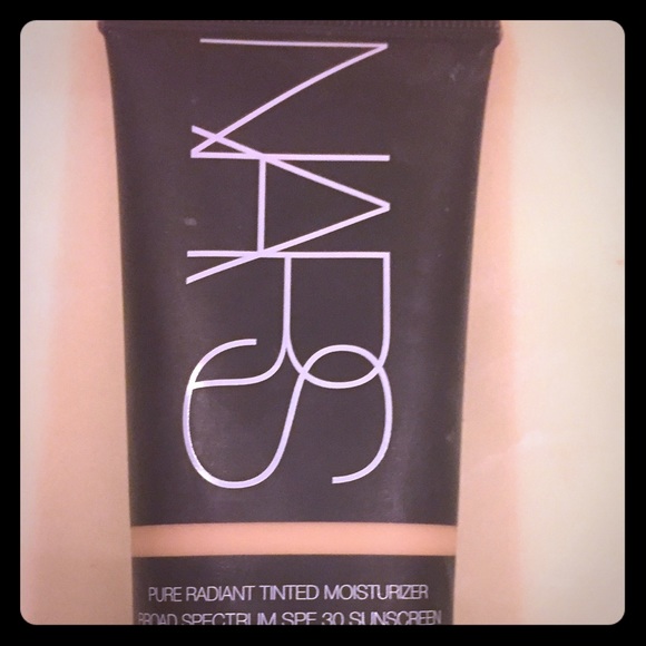 NARS Pure Radiant Tinted Moisturizer