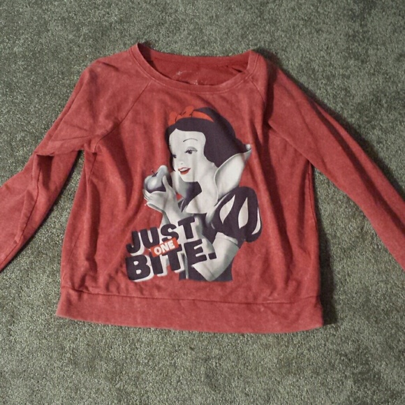 Snow White loose sweatshirt