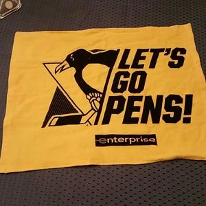 Gold Penguins Rally Towel
