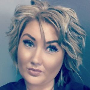 Meet your Posher, Lara