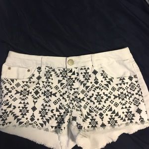 Aztec print white shorts