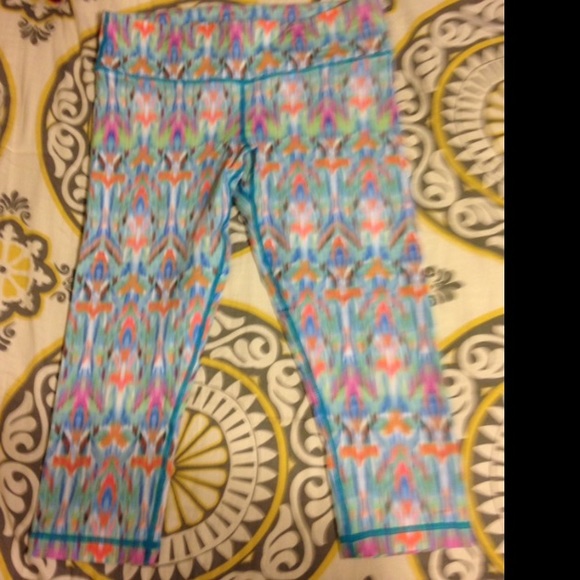 EUC VIMMIA capri leggings