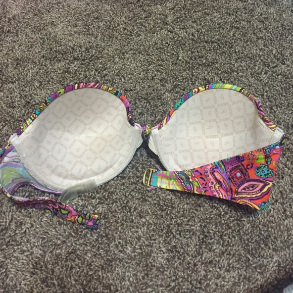 Victoria secret swim top - Picture 2 of 4