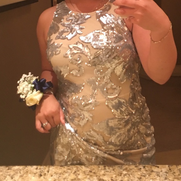PROM DRESS - Picture 4 of 4