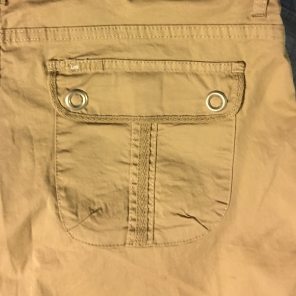 Lee Capris - Picture 3 of 4