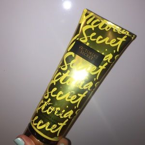 Victoria Secret Dreamy Vanilla Lotion