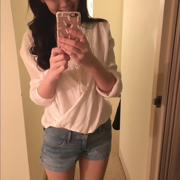 SOLD‼️ Hollister bohemian white blouse