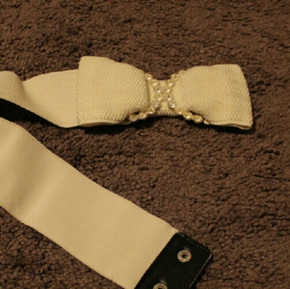 White Bow Waistbelt