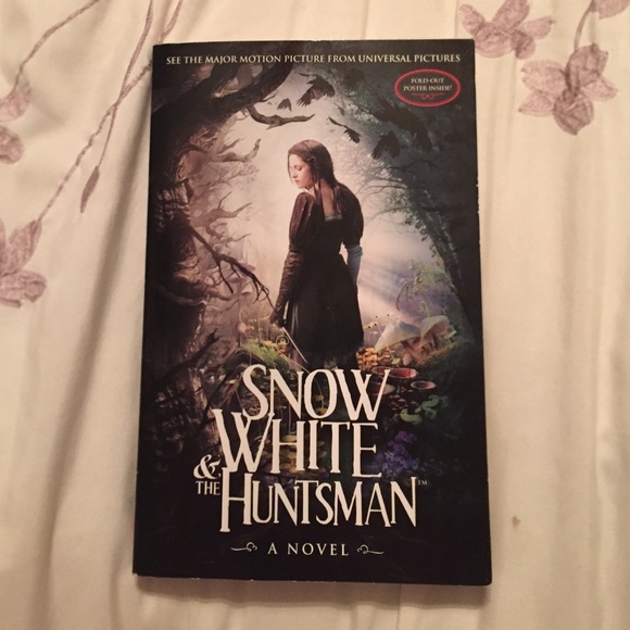 Snow White & The Huntsman. POSTER INCLUDED