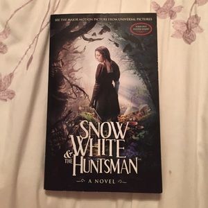 Snow White & The Huntsman. POSTER INCLUDED