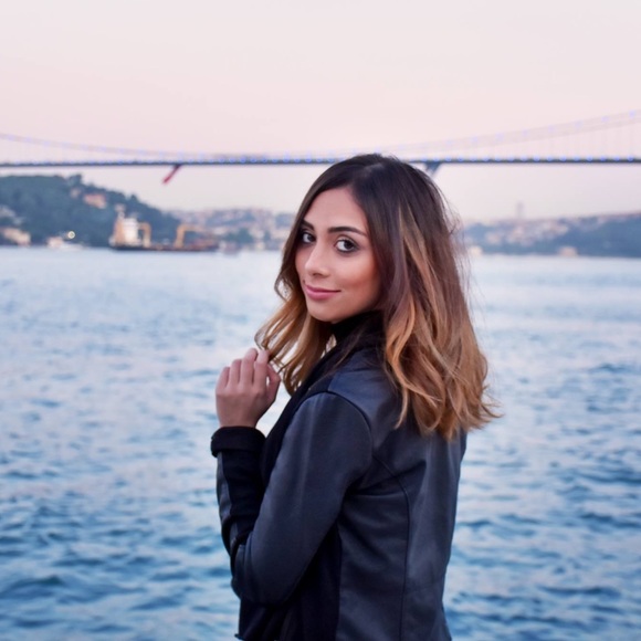 Meet your Posher, Deryal