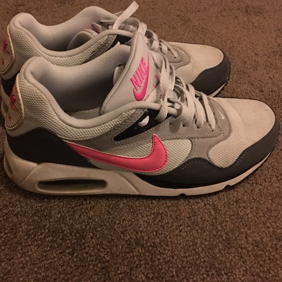Nike Shoes - Nike air max