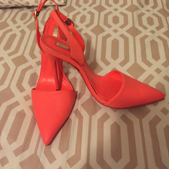 It's summer ladies! Beautiful neon SCHUTZ