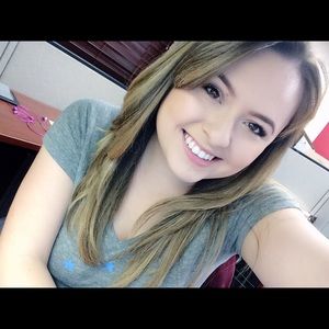 Meet your Posher, Alexis